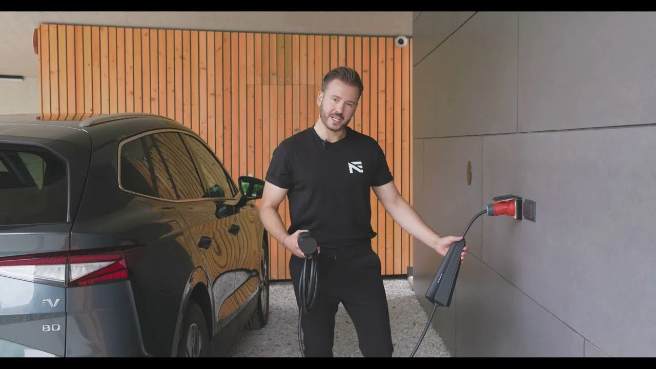 So einfach wie Handyladen! NEcharge One - die mobile Ladelösung für dein E-Auto (1)