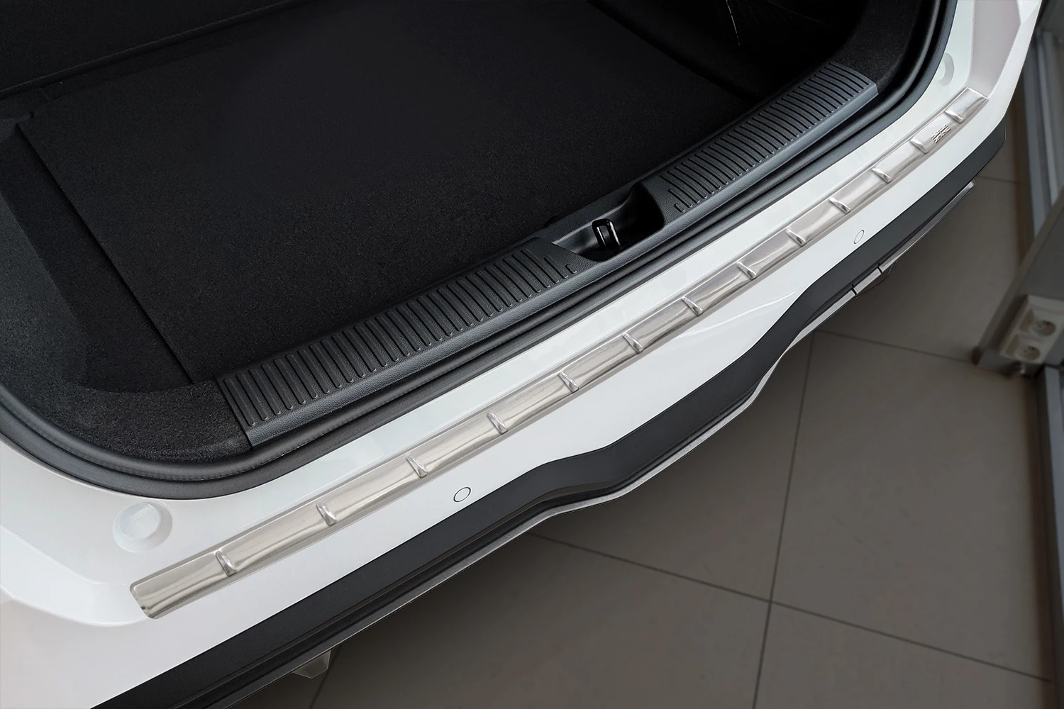 Edelstahl-Ladekantenschutz, British-Edition