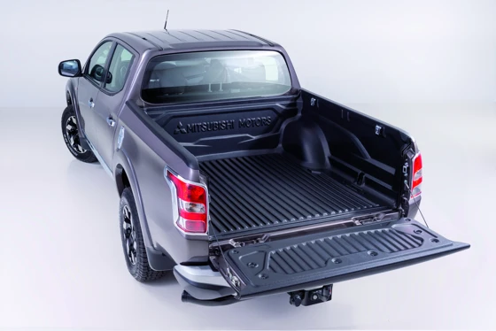 Heckklappenabdeckung (25)